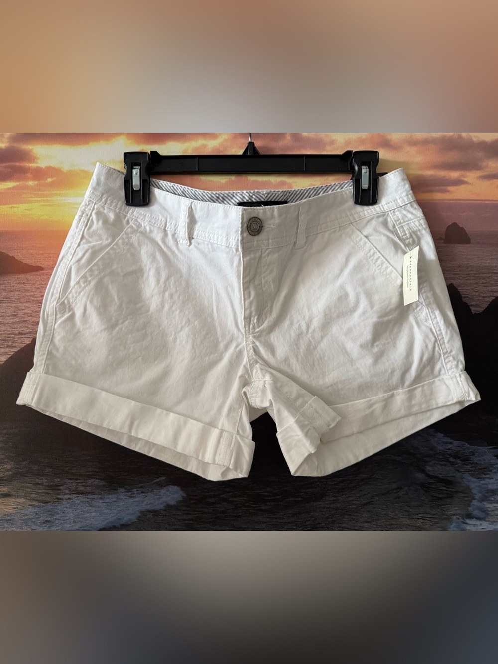 Aeropostale Women's White Midi Twill Cuff Shorts/4/ NWT